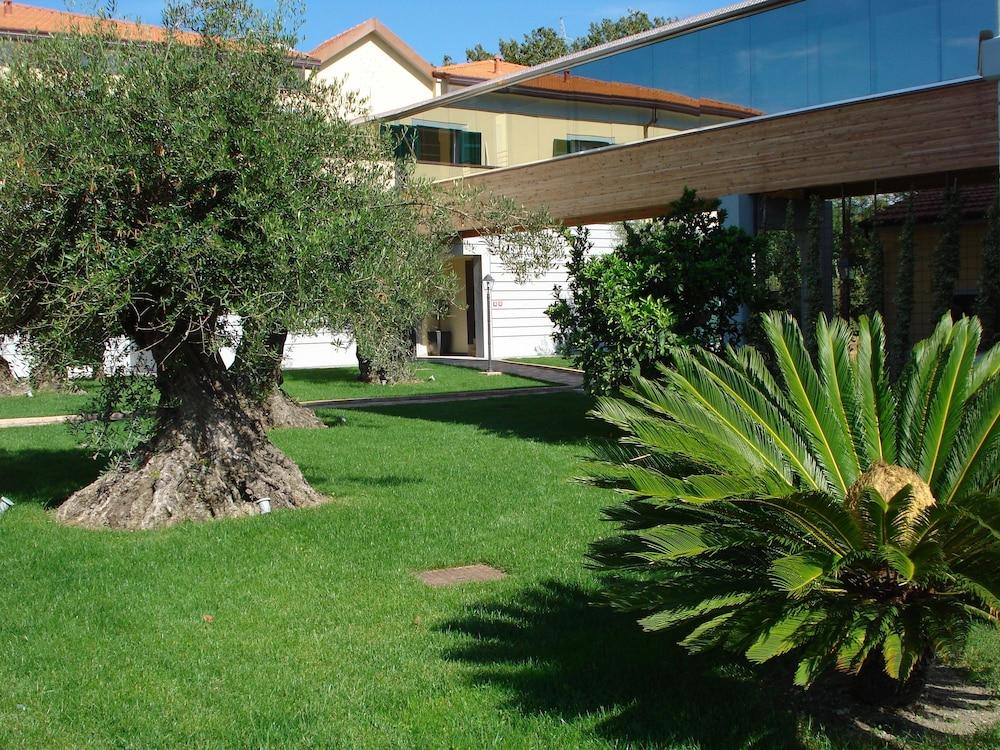 Santa Caterina Park Hotel Sarzana Bagian luar foto