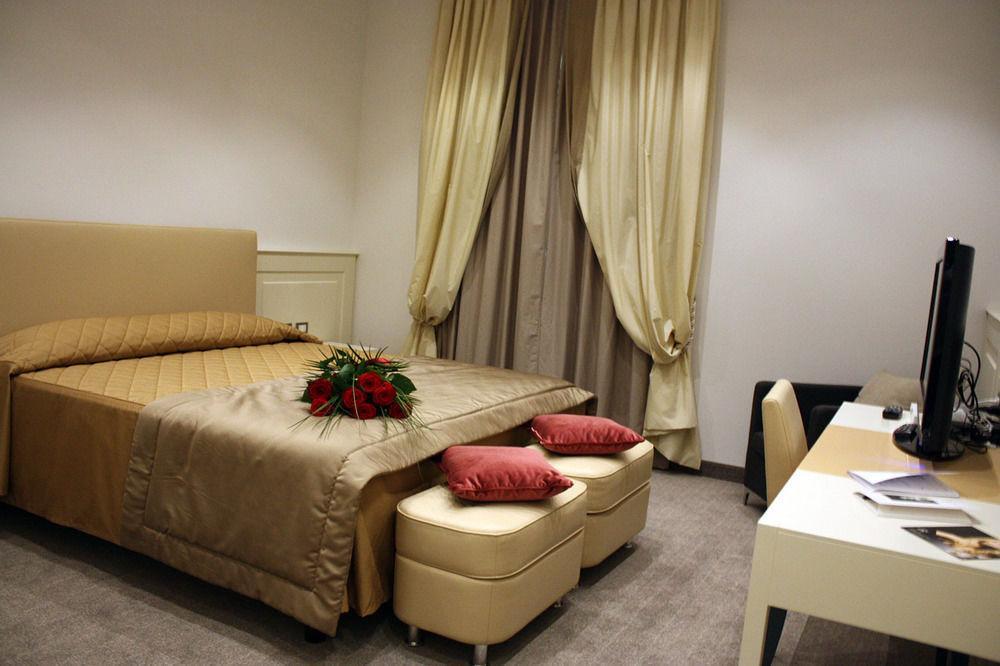 Santa Caterina Park Hotel Sarzana Bagian luar foto