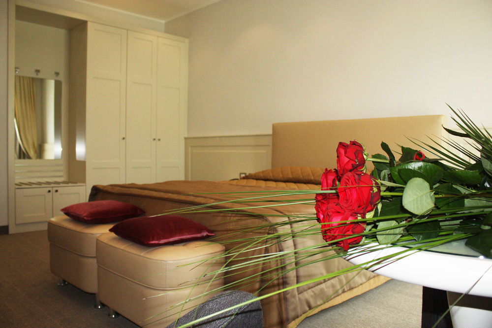 Santa Caterina Park Hotel Sarzana Bagian luar foto